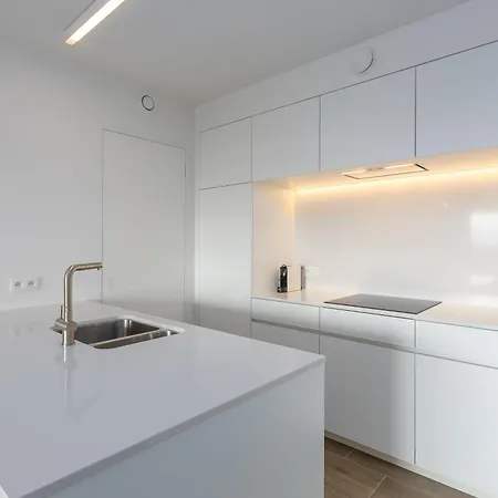 Lecomte - Waves At Sea 56 Apartment